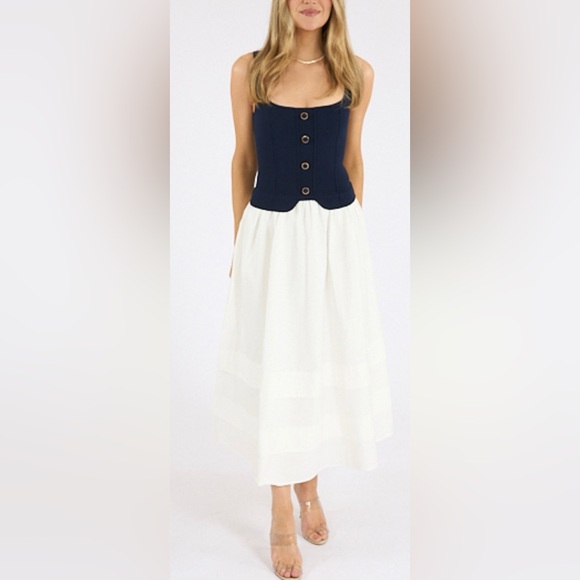 Moon River Dresses & Skirts - NWT💥Moon River Elegant Navy and White dress, medium